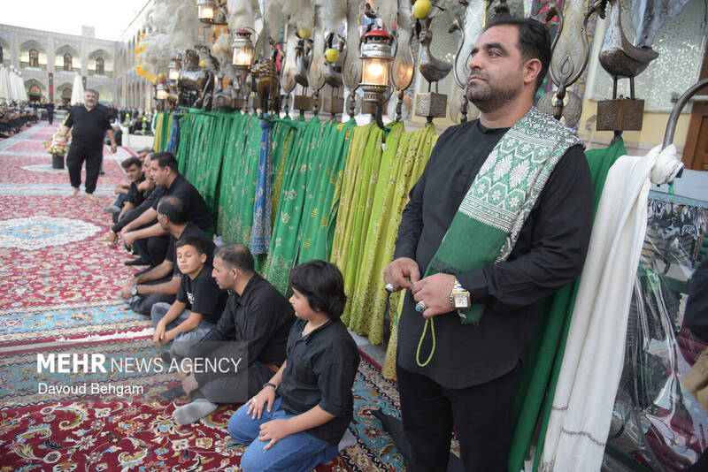 آئین سیاهپوشان حرم مطهر امام رضا (ع)