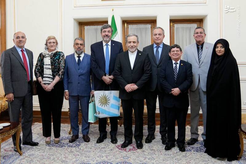 عکس/ دیدار جمعی از سفرای کشورهای آمریکای لاتین مقیم تهران با عراقچی