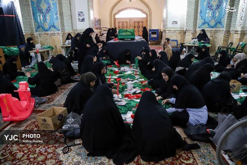 عکس/ کارگاه دوخت لباس شیرخوارگان حسینی