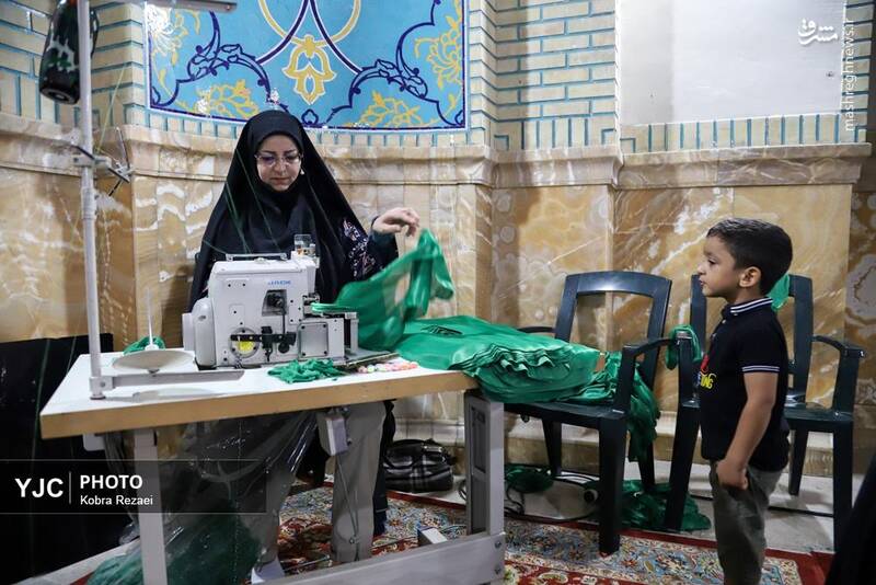 عکس/ کارگاه دوخت لباس شیرخوارگان حسینی