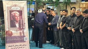 حدادعادل: برخورد رضوی با کلمات، شبیه به هنر خاتم‌کاری بود