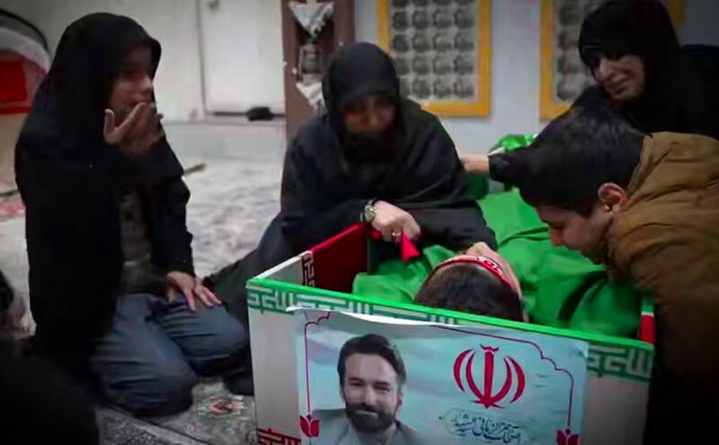فیلم/ وداع جانسوز دختر شهید محمد صادق کرمی در معراج شهدا