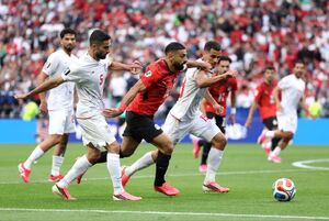 سرتان را بالا بگیرید؛ ما به شما افتخار می‌کنیم