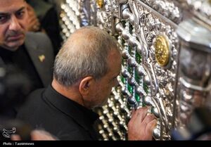 تشرف رئیس‌جمهور به زیارت حضرت معصومه(س)+ عکس