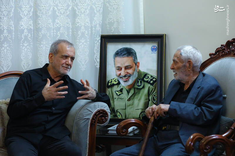 دیدار با خانواده شهید سپهبد موسوی رئیس فقید ستاد کل نیروهای مسلح