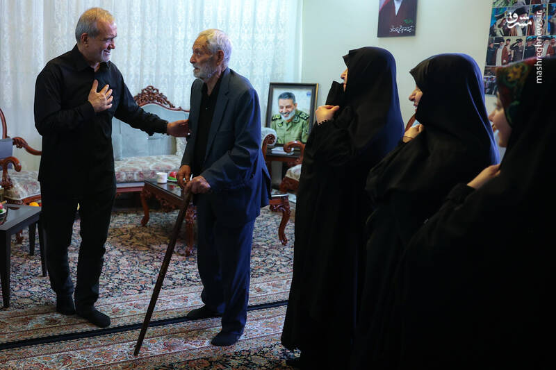 دیدار با خانواده شهید سپهبد موسوی رئیس فقید ستاد کل نیروهای مسلح