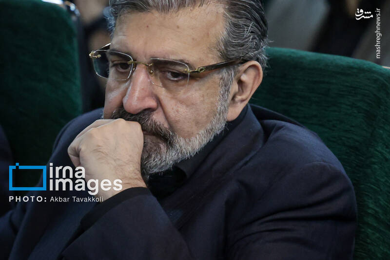 عکس/ رونمایی از یادنامه شهید "سیدکمال خرازی"