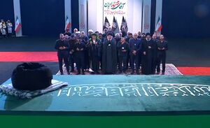 گریه مجاهدان عراقی بر پیکر رهبر شهید