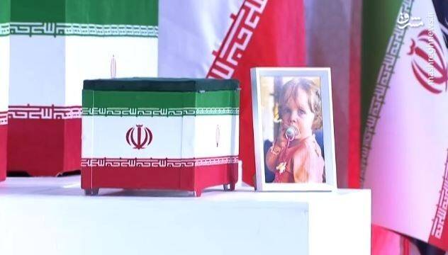 ادای احترام شخصیتهای سیاسی و فرهنگی جهان بر پیکر رهبر شهید انقلاب+ فیلم و عکس