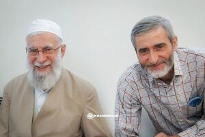 شهید مصباح‌الهدی در کنار امام شهید امت