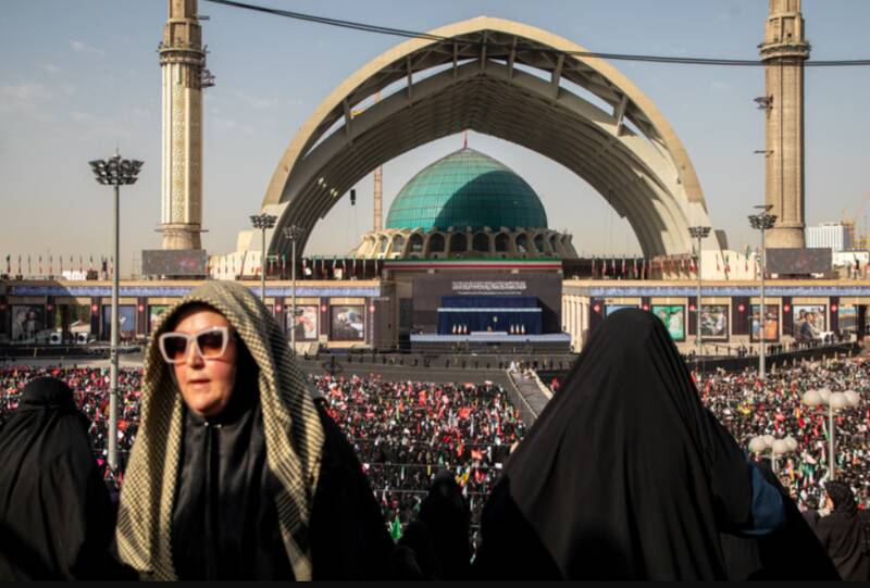 مصلي،عاشقان