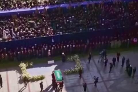 تصاویر هوایی از لحظه ورود پیکر رهبر شهید به محل برگزاری نماز