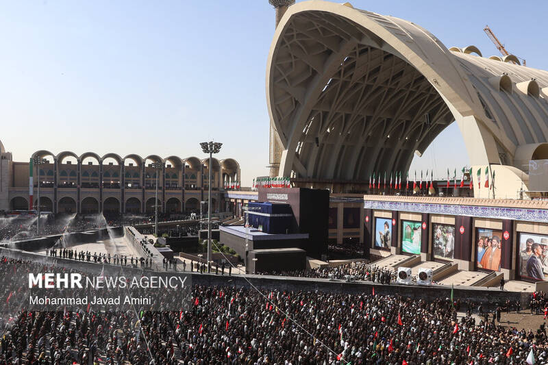 نماز،جمعه،نصر،رهبر،شهيد،تشييع،انقلاب،حضور،تهران،مصلي،بازتاب، ...