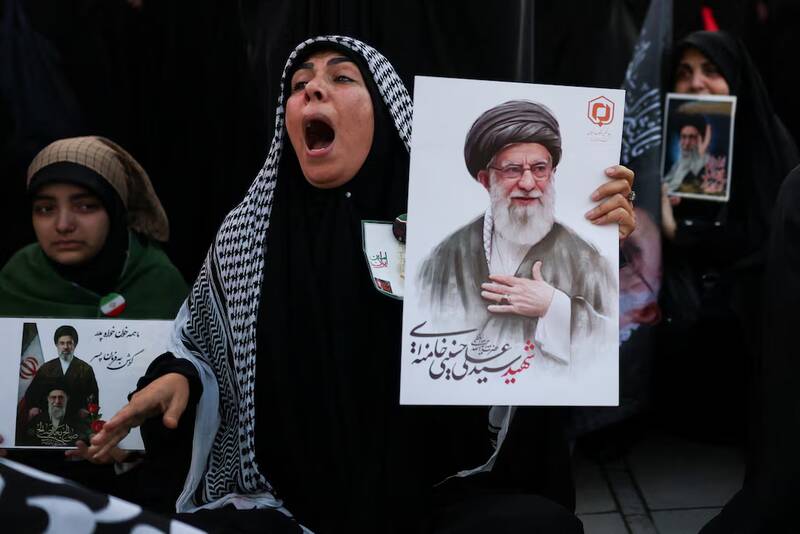 روایت رسانه‌های غربی از «اندوه بزرگ» صدها هزار ایرانی در فقدان رهبر شهید