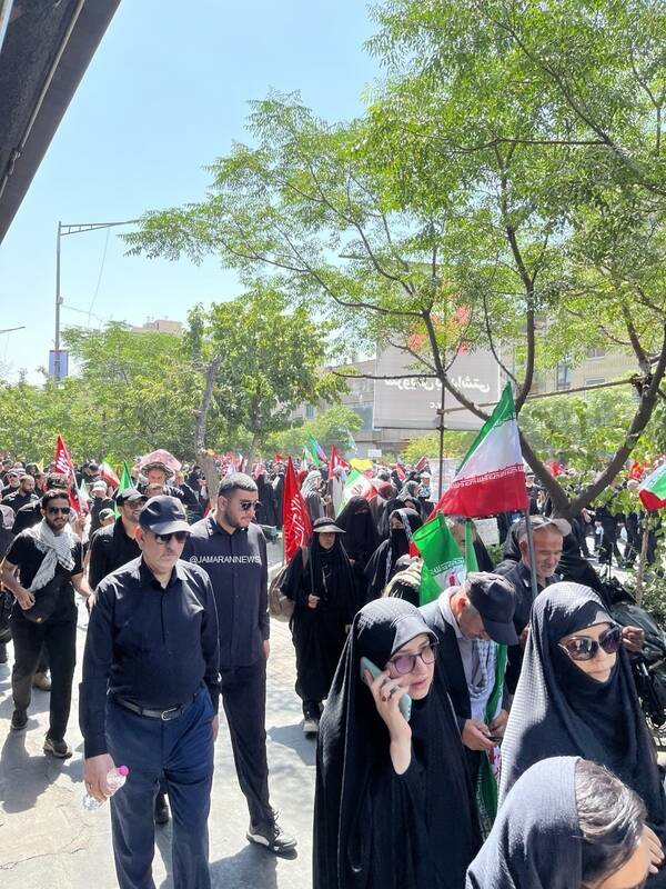 عکس/ حضور جهانگیری در مراسم تشییع رهبر شهید انقلاب