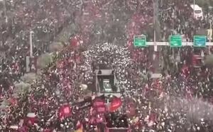 پیکر مطهر "آقای شهید ایران" در آغوش مردم قم