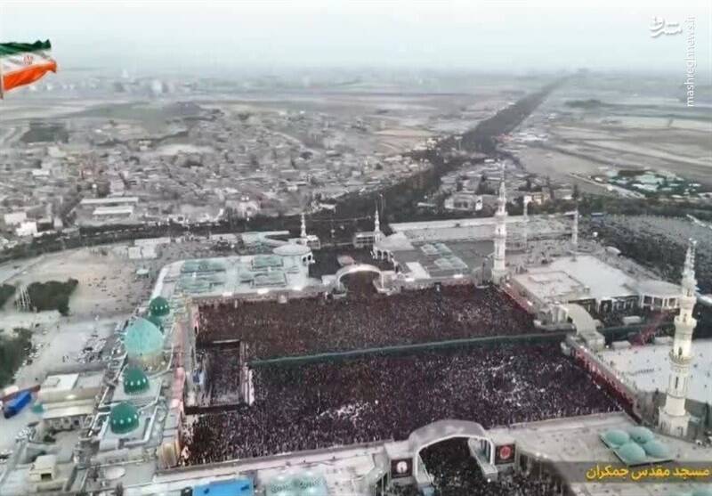بدرقه باشکوه آقای شهید ایران در قم/ اقامه نماز بر پیکر رهبر شهید انقلاب و خانواده ایشان در مسجد مقدس جمکران + عکس و فیلم