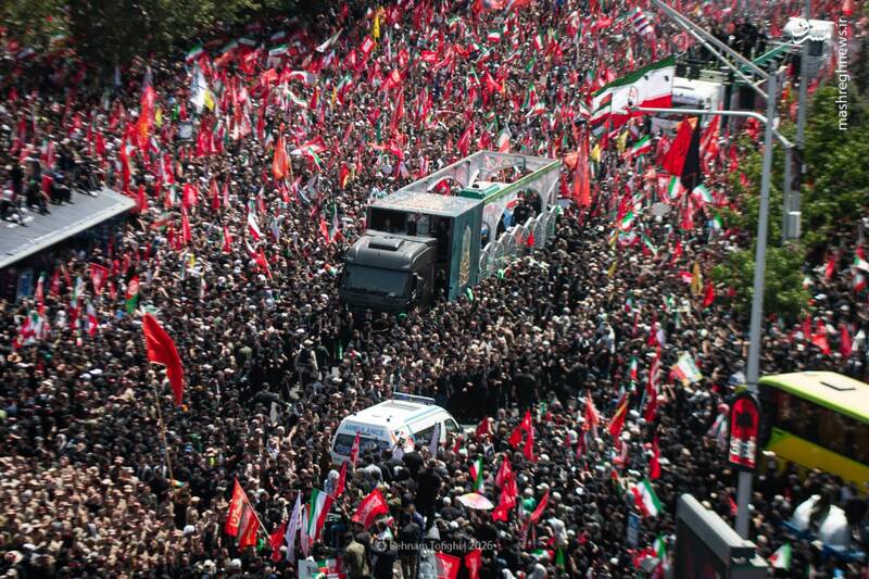 یک اقدام مردمی متفاوت در تشییع پیکر رهبر شهید