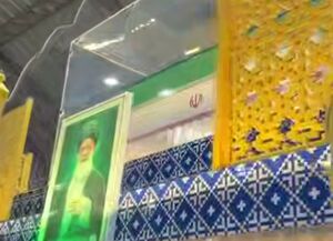 خودرو حامل پیکر امام خامنه‌ای شهید در نجف اشرف
