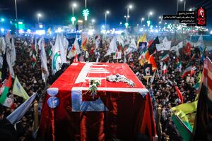 تصاویری از تشییع رهبر شهید انقلاب در کربلای معلی؛ عمود ۱۳۷۹