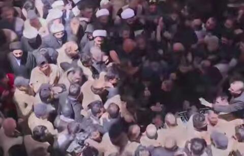 اقامه نماز بر پیکر امام شهید در حرم مطهر امیرالمونین(ع)