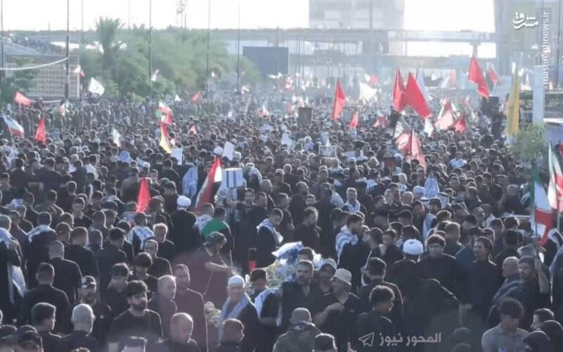 وداع تاریخی در نجف؛ سیل خروشان جمعیت در تشییع قائد شهید امت/ تشییع باشکوه رهبر شهید ایران در شهرهای عراق+ عکس و فیلم