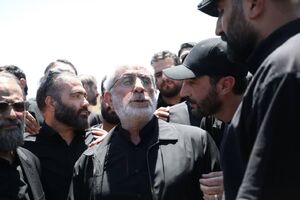 عکس/ حضور سردار قاآنی در تشییع پیکر رهبر شهید انقلاب در مشهد