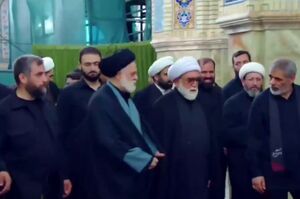 فیلم/ حضور فرزند ارشد رهبر شهید انقلاب در حرم رضوی
