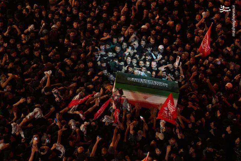 تشییع پیکر رهبر شهید انقلاب بعد از اقامه نماز صبح در بین الحرمین کربلا