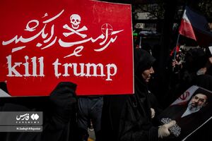 قاب‌هایی از تشییع تاریخی رهبر شهید انقلاب در مشهد