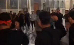 فیلم/ عزاداری مینابی‌ها برای رهبر شهید انقلاب در حرم رضوی