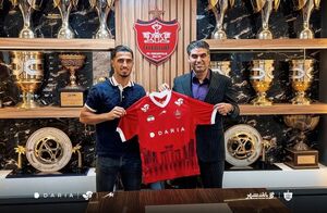 علی علیپور با پرسپولیس تمدید کرد