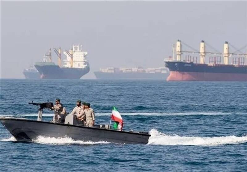 رویترز: فقط ۶ نفتکش روز یک‌شنبه از تنگه هرمز عبور کردند