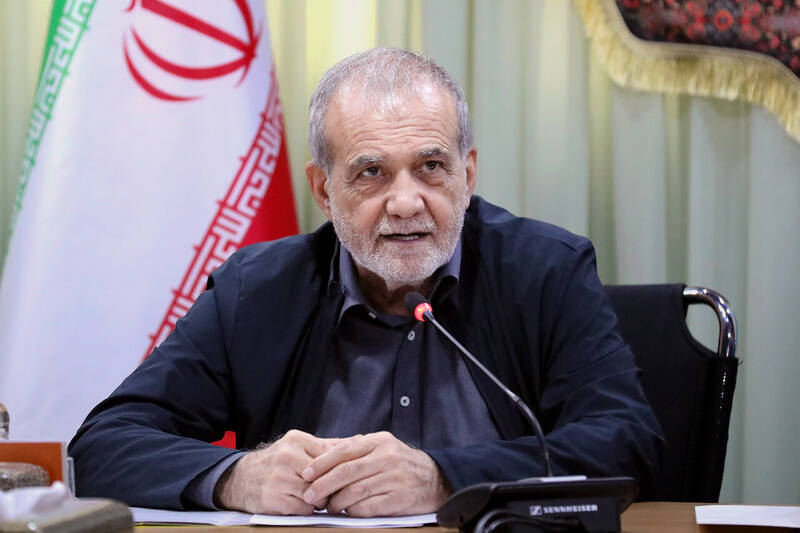 نظام پرداخت باید مبتنی بر عملکرد، بهره‌وری و میزان ارزش‌آفرینی افراد باشد/ دانشگاه مسئولیت حل مسائل واقعی کشور را برعهده بگیرد