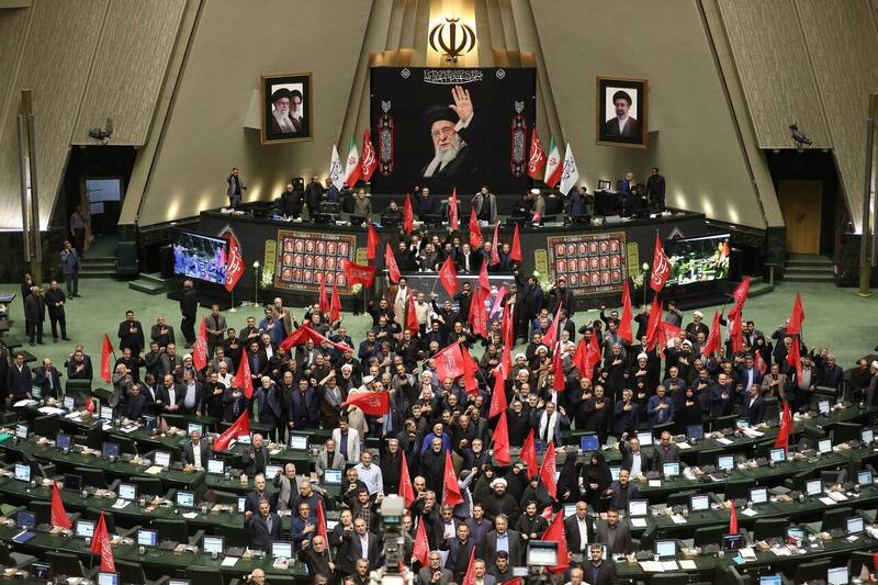 نشست علنی مجلس شورای اسلامی برگزار شد/ تصویب «سازوکار برگزاری جلسات خانه ملت در مواقع اضطرار»