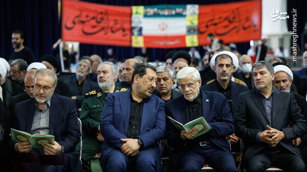 برگزاری مراسم بزرگداشت آقای شهید ایران در مصلی تهران/ حضور فرزندان رهبر شهید انقلاب، سران قوا و اقشار مختلف با پرچمها و پلاکاردهای مقاومت/ آیتالله سید مصطفی خامنهای: صبر منافاتی با انتقام و برخورد با اشرار ندارد+ عکس و فیلم
