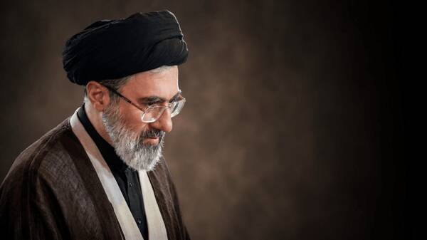 پیام رهبر انقلاب و عبور دادن جامعه از فقدان به معنا و مسئولیت جمعی