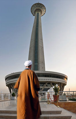 اگر آثار کیمیایی بهتر شود برای سینما بد است؟/ غبار سینمای داستانی مانع دیدن آسمان نیلی  مستند شد