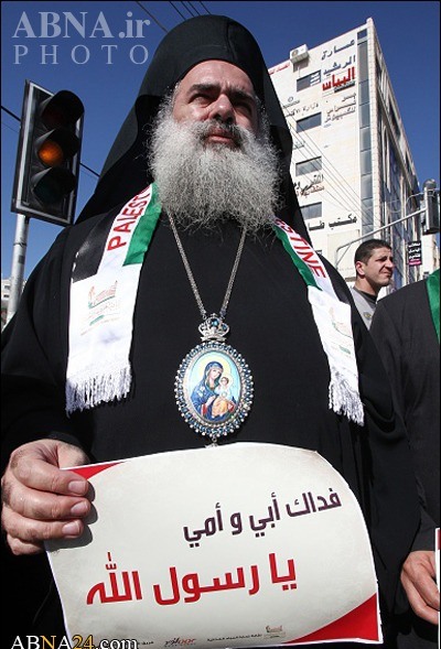ادای احترام اسقف اعظم به پیامبر اکرم(ص) +تصاویر