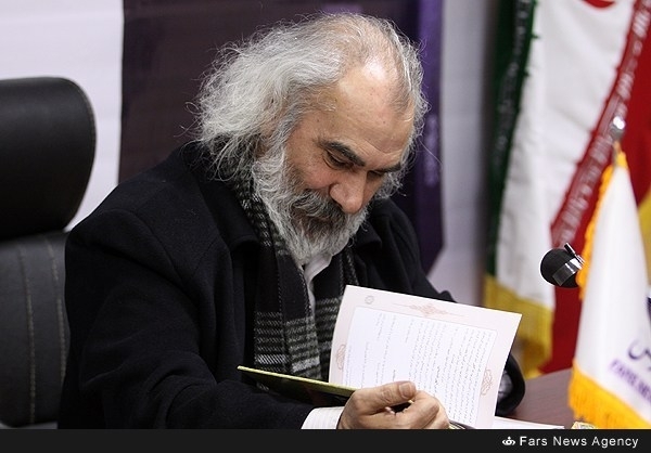 میرشکاک: کتاب خواندن سخت است میرشکاک: کتاب خواندن سخت است