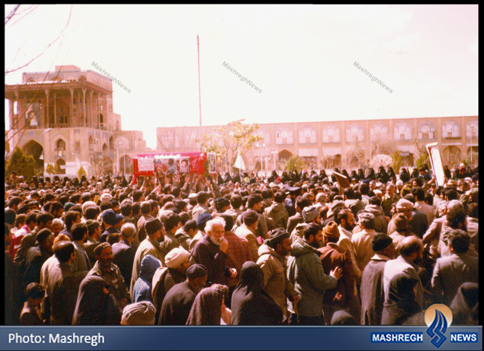 عکسِ عزتِ شیعه در میدان «نقش جهان»