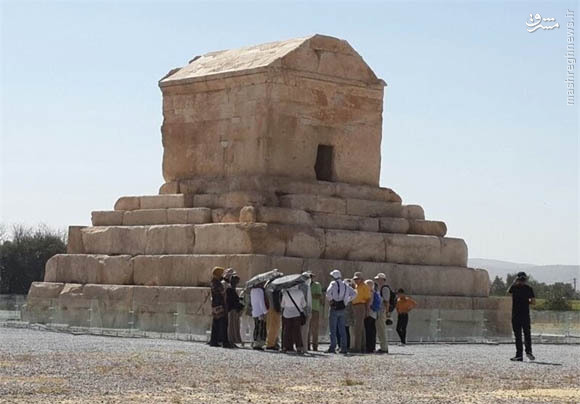 قطار گردشگران اروپایی به استان فارس رسید