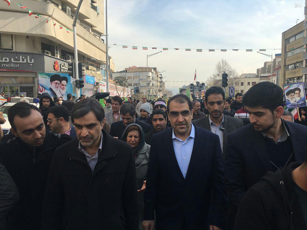 حضور وزیر بهداشت در جمع راهپیمایان تهرانی+عکس
