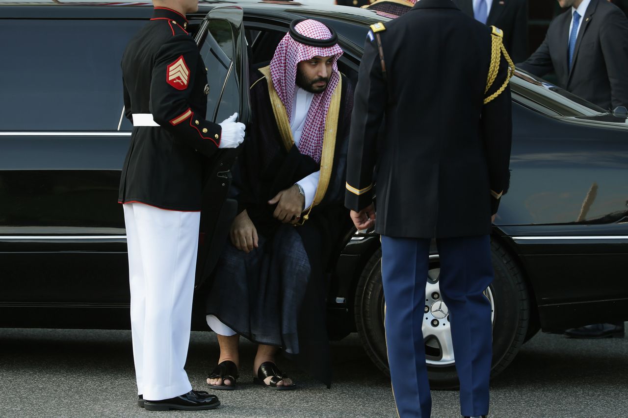 سعودی‌ها کسر بودجه و کاهش قیمت نفت را چگونه جبران می‌کنند/ هزینه جنگ‌ها و کمک مالی آل‌سعود به کشورهای آفریقایی تامین شد