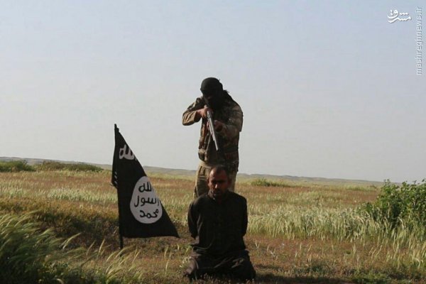عکس/ اعدام فجیع مرد عراقی به دست جلاد داعش