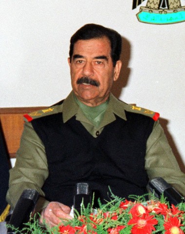 ماجرای قتل وزیر بهداشت عراق توسط شخص صدام در اثنای جلسه هیئت وزیران!/ ولخرجی میلیونی پسردایی و برادرزن صدام در نیویورک