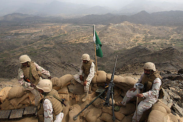فرار 4 هزار نظامی سعودی از مرزهای یمن