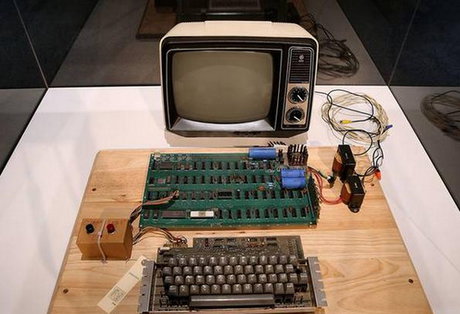 اولین کامپیوتر ساخت استیو جابز + عکس