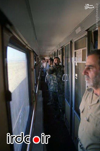 عکس/ اذان گفتن شهید صیادشیرازی در قطار
