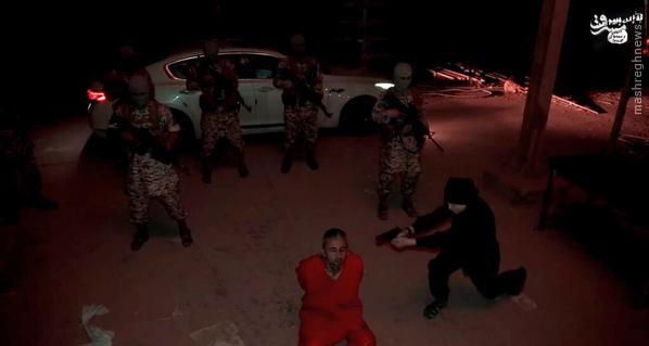 اعدام دو عراقی اهل سنت بدست کودک داعشی در موصل+تصاویر